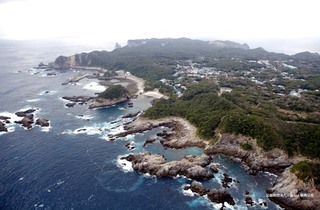 式根島海岸線空撮写真